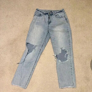 Distresssed jeans size 7